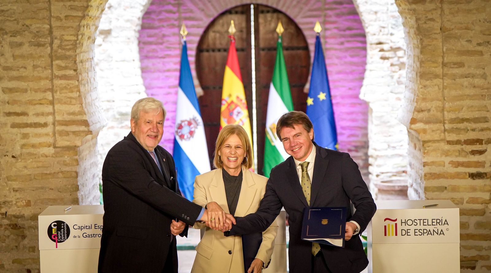 Imágenes de la firma de Jerez Capital Española de la Gastronomía