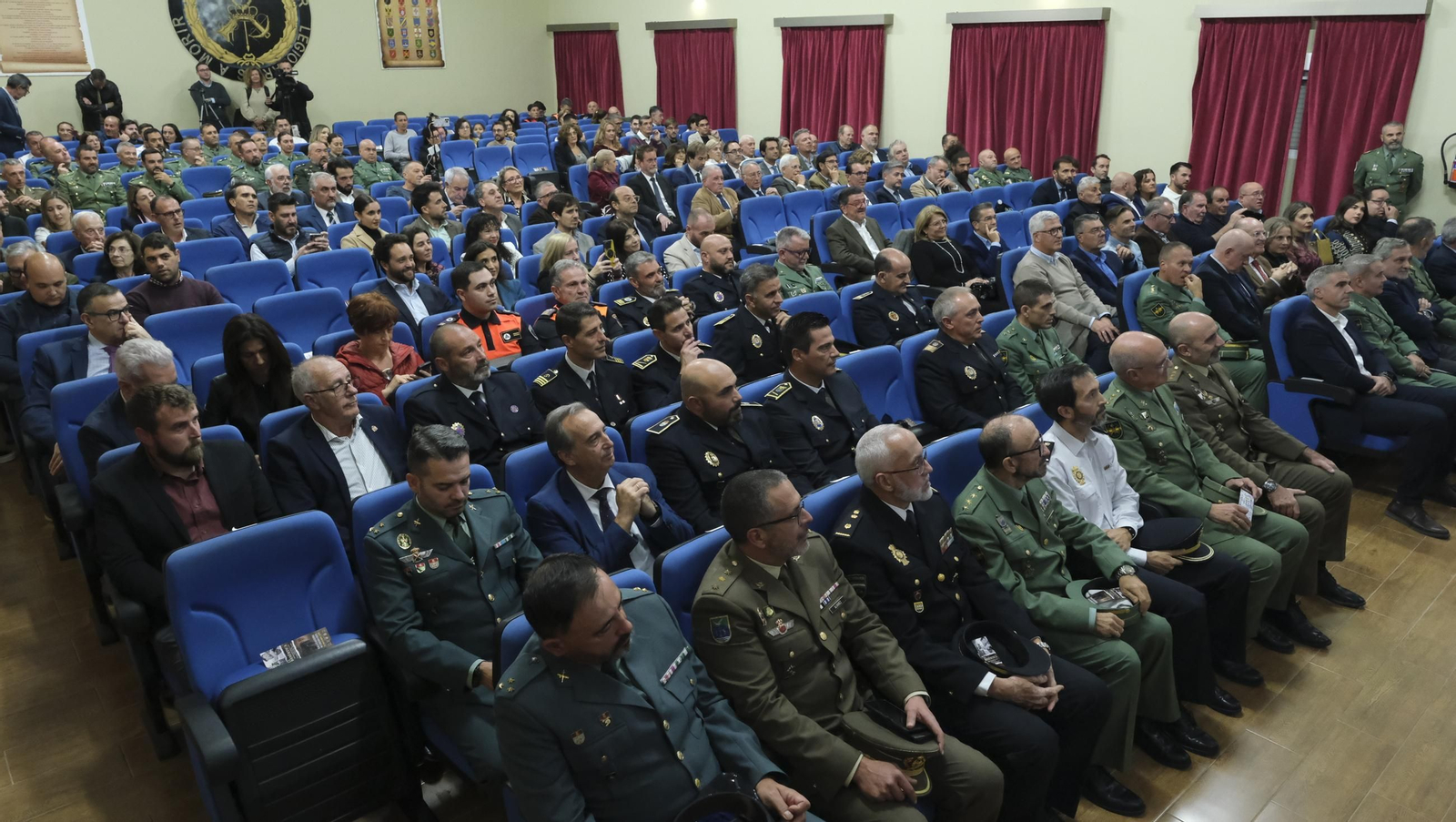 La Legión Española rinde tributo a los 'desérticos' en su gala, en imágenes