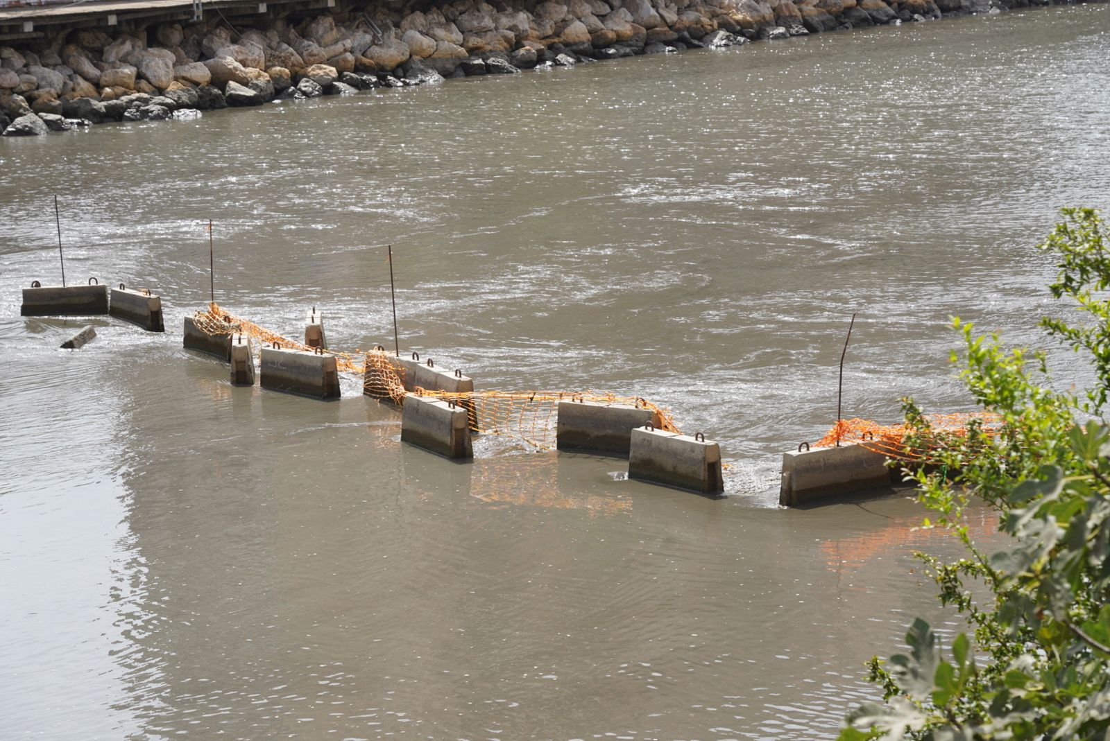 La barrera en el Guadalmedina en una imagen tomada esta semana.