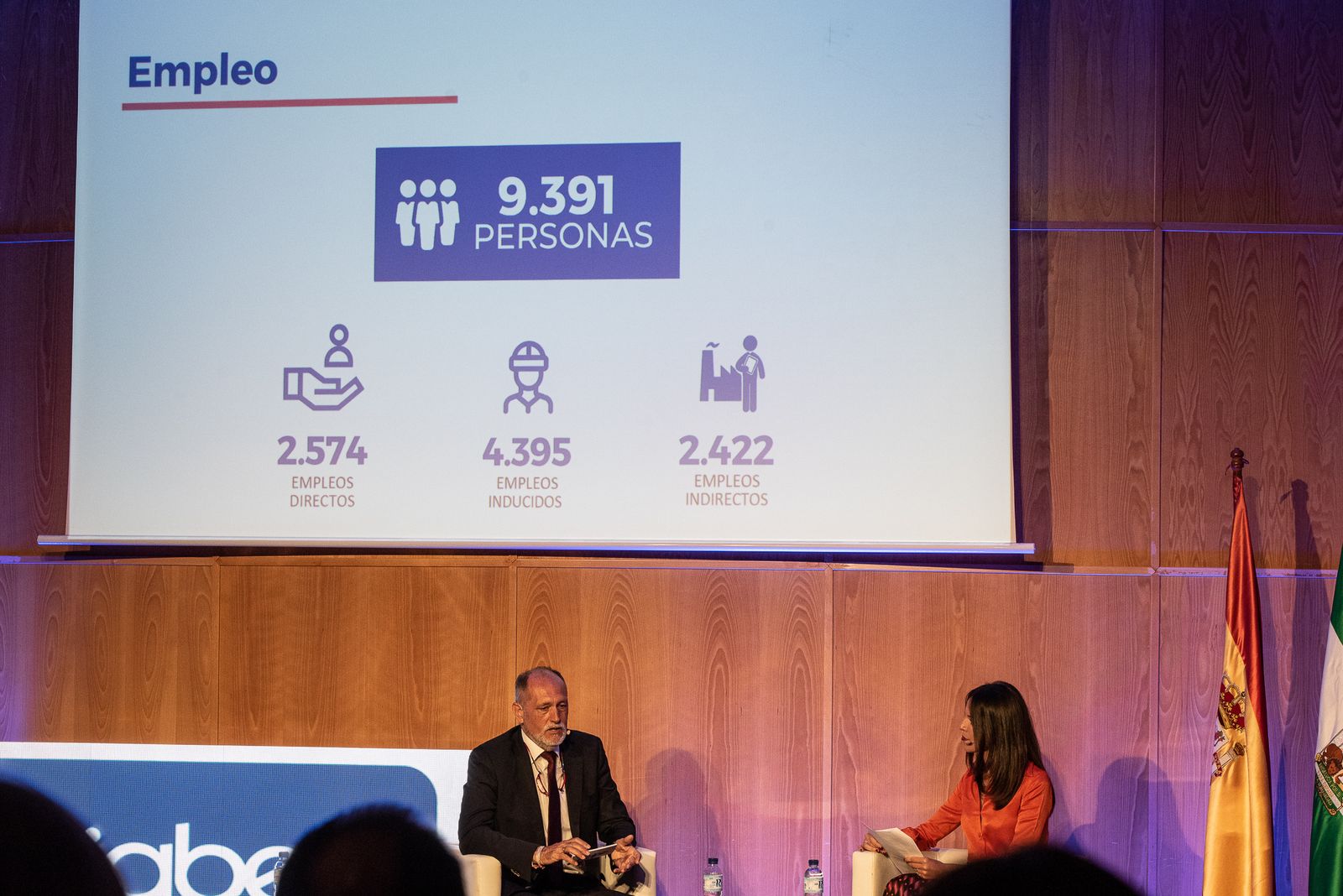 Imágenes de la presentación de la memoria de Aiqbe