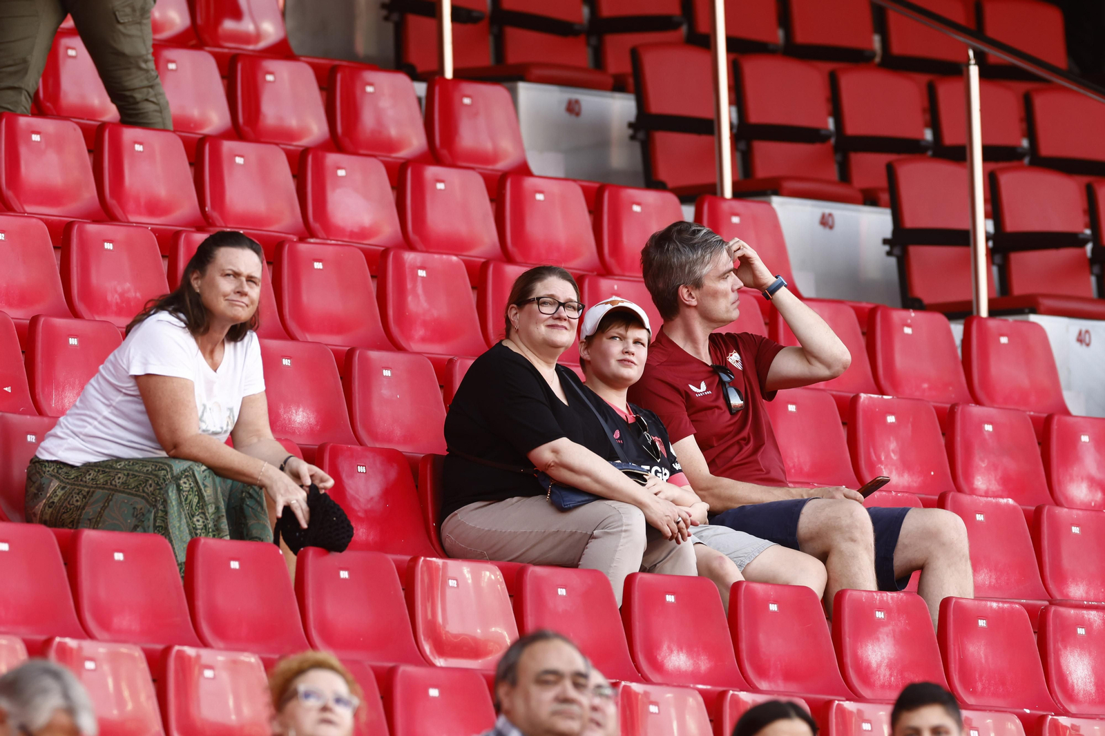 Búscate en las fotos del Sevilla-Valencia