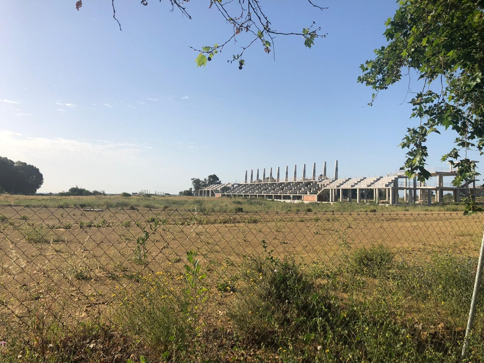 Las obras abandonadas de La Academia del Málaga en Arraijanal