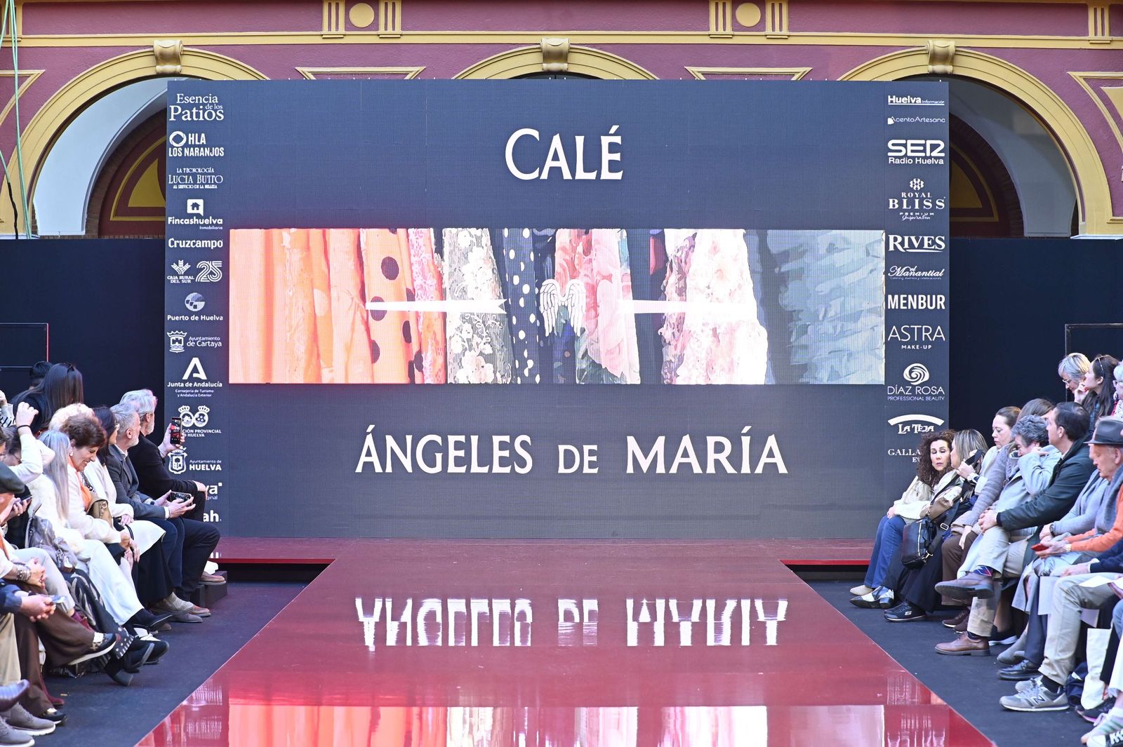 Huelva Flamenca 2026: Desfile de Ángeles de María