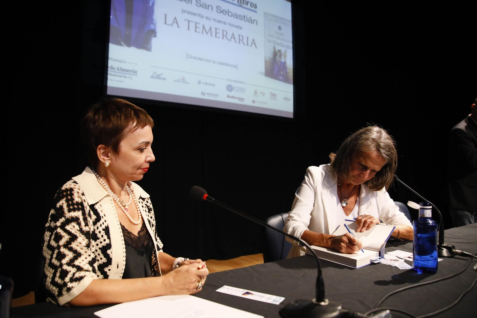 Las imágenes del diario de los libros con Isabel San Sebastián