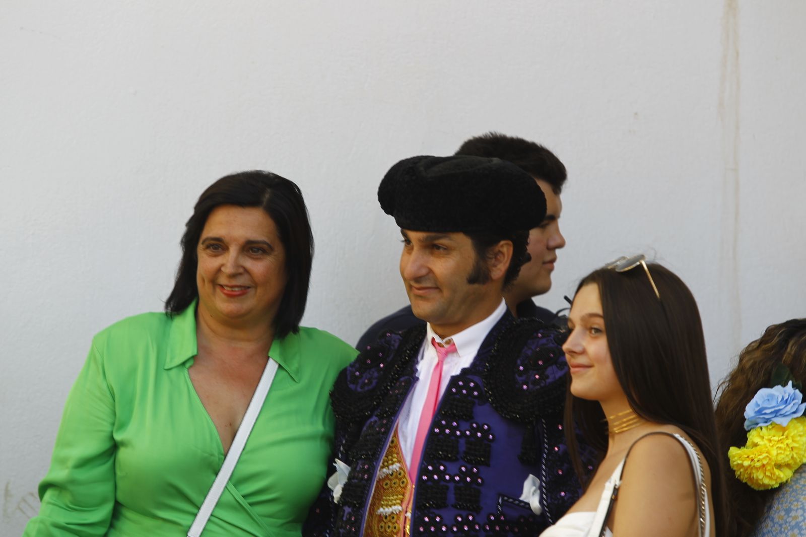 Imágenes del 'ambiente' en la corrida de toros de la Feria de Almería, con los diestros Morante de la Puebla, El Juli y Tomás Rufo