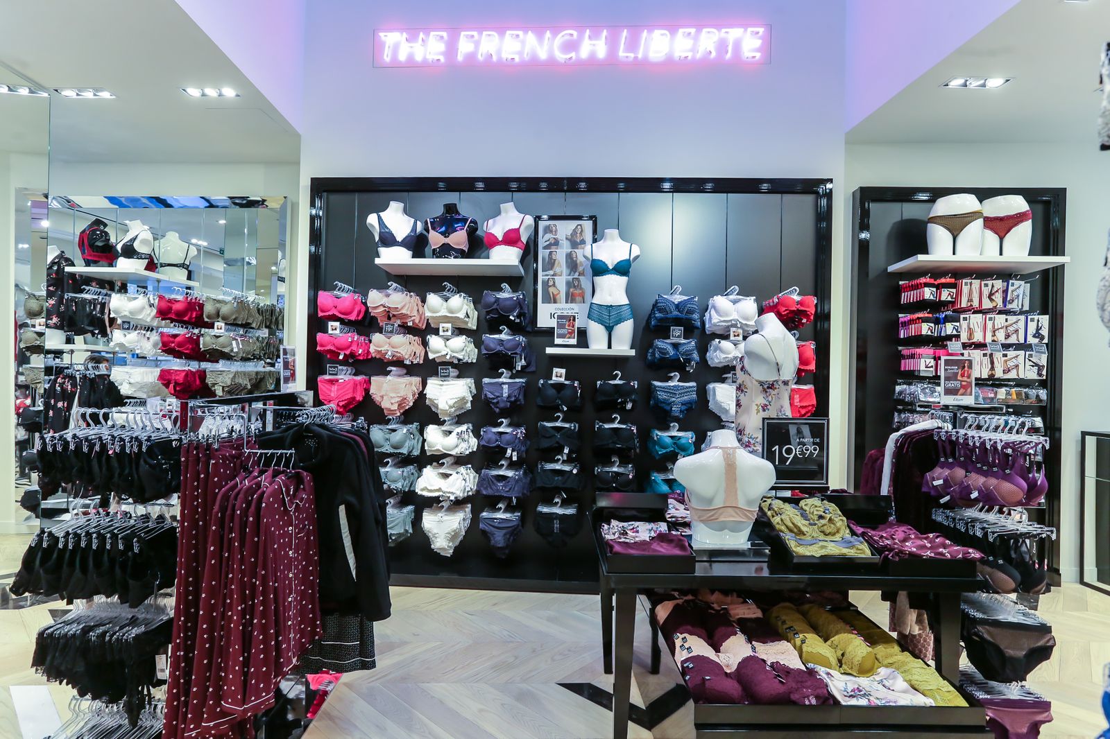 Nueva tienda de Etam en Velázquez, 4.