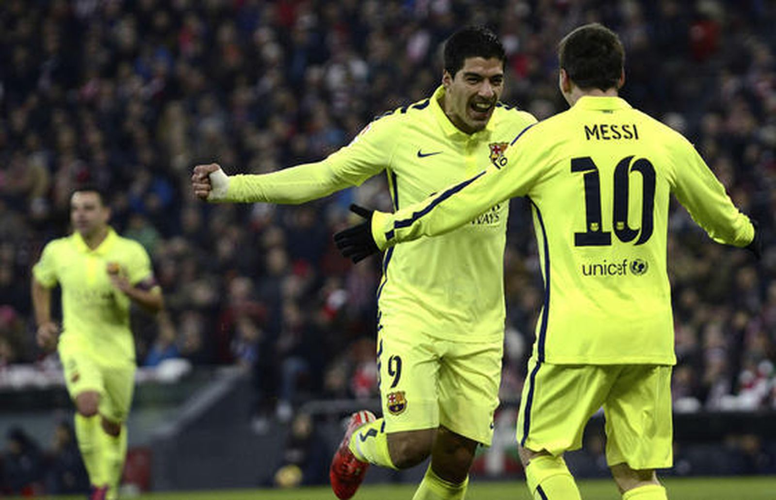 El Barcelona golea en San Mamés (2-5)