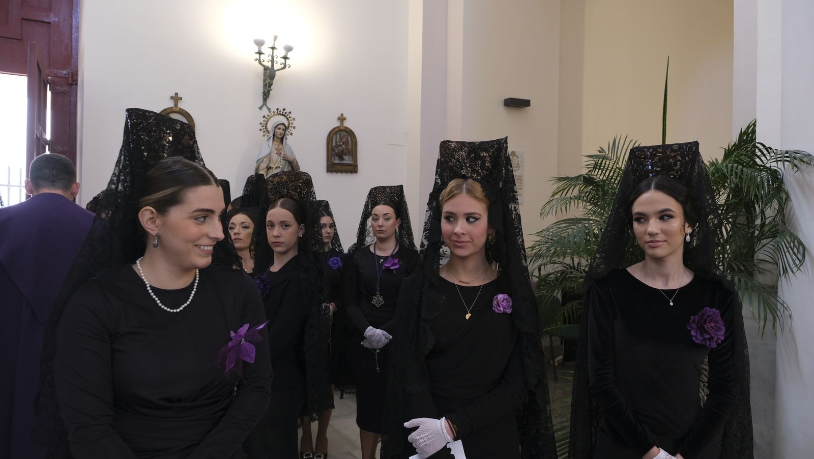 La procesión del Encuentro por las calles de Almería, en imágenes