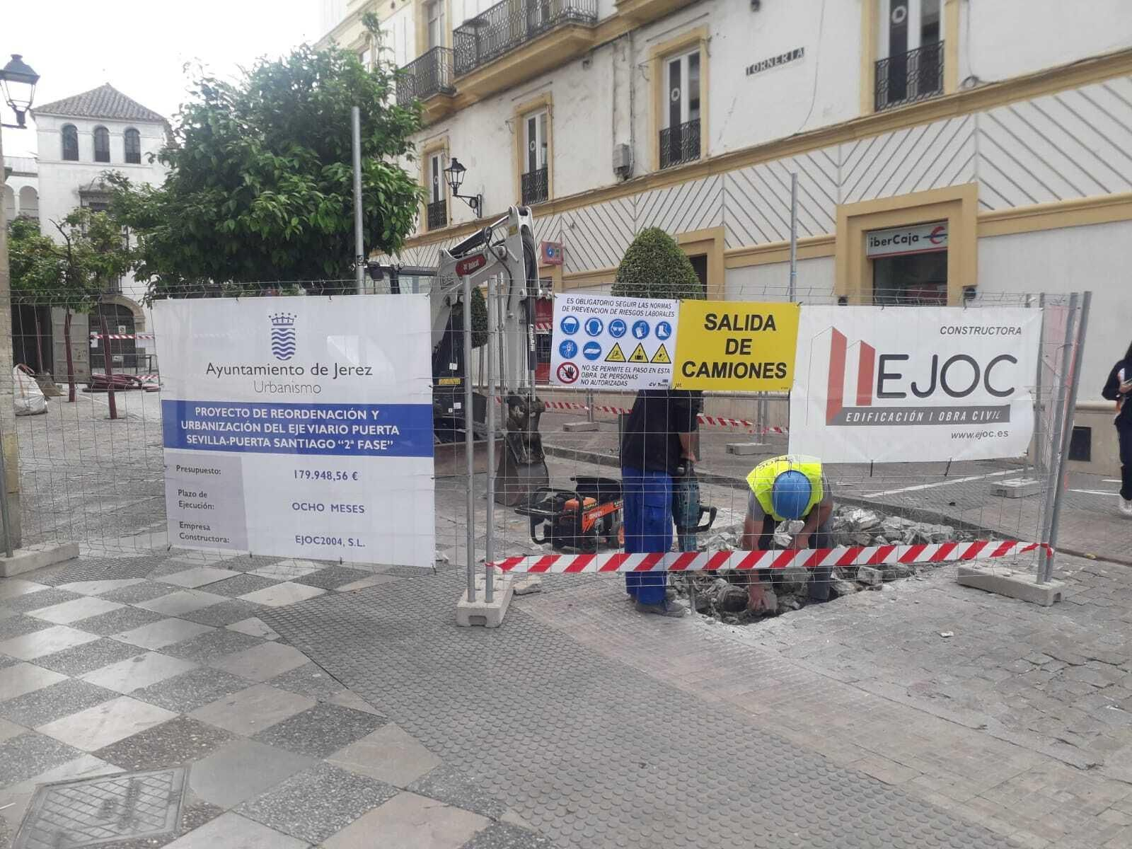 Una imagen de las obras en calle Tornería.