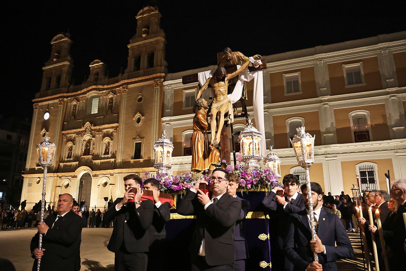 Las fotografías del Vía Crucis de las Hermandades de Huelva