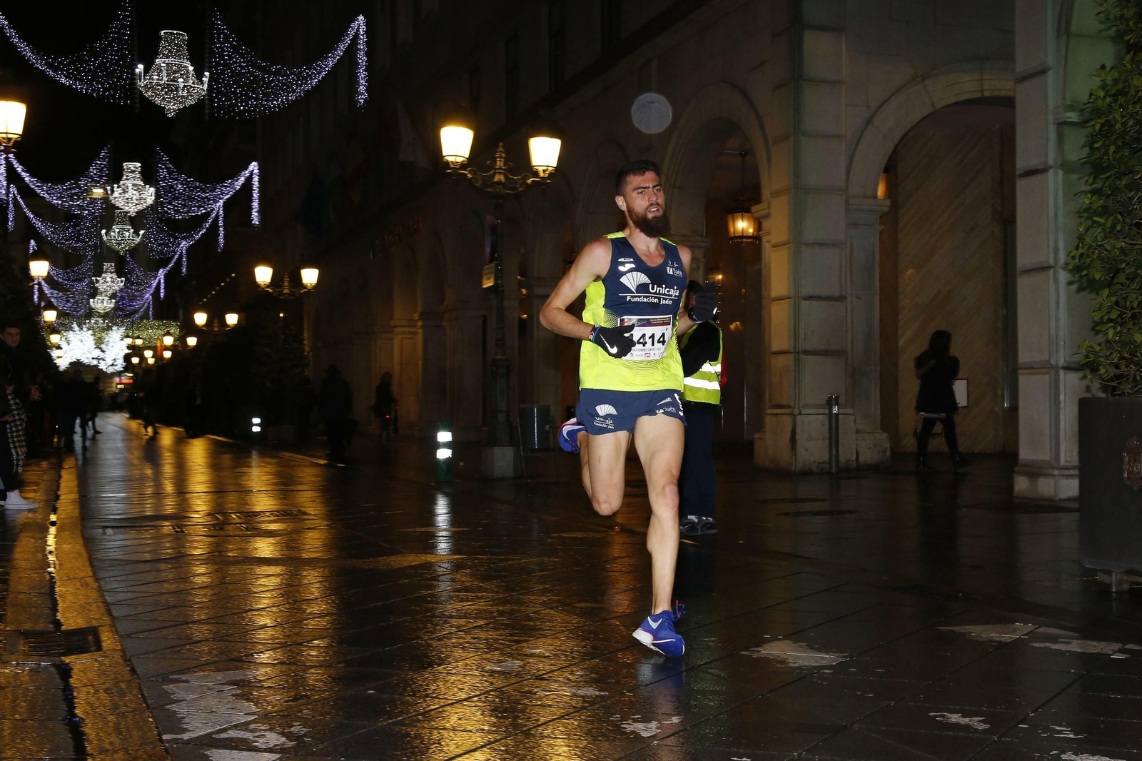 Las imágenes de los mejores disfraces en la Carrera de la Suerte de Granada