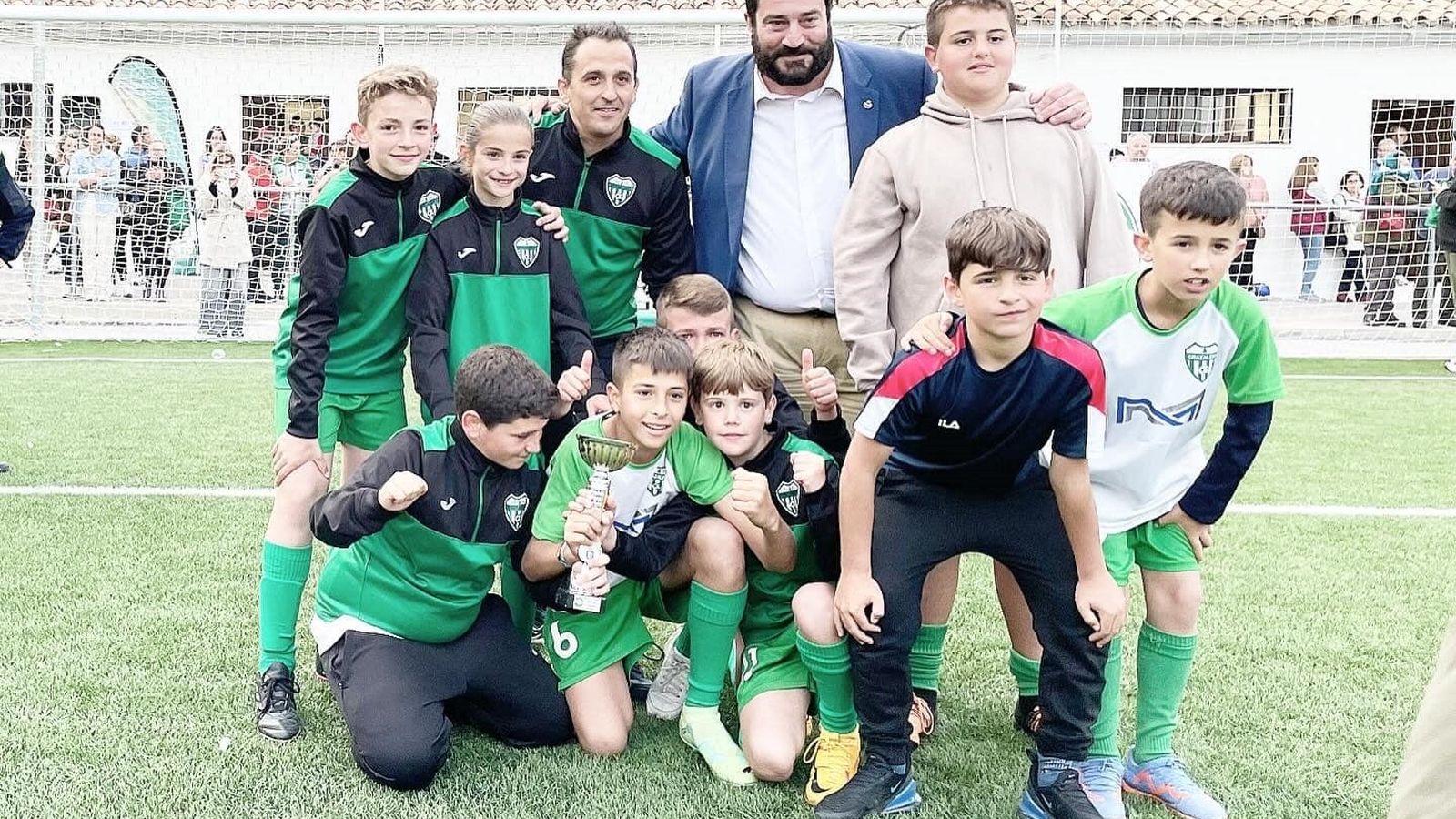 El Grazalema alevín, uno de los equipos participantes.