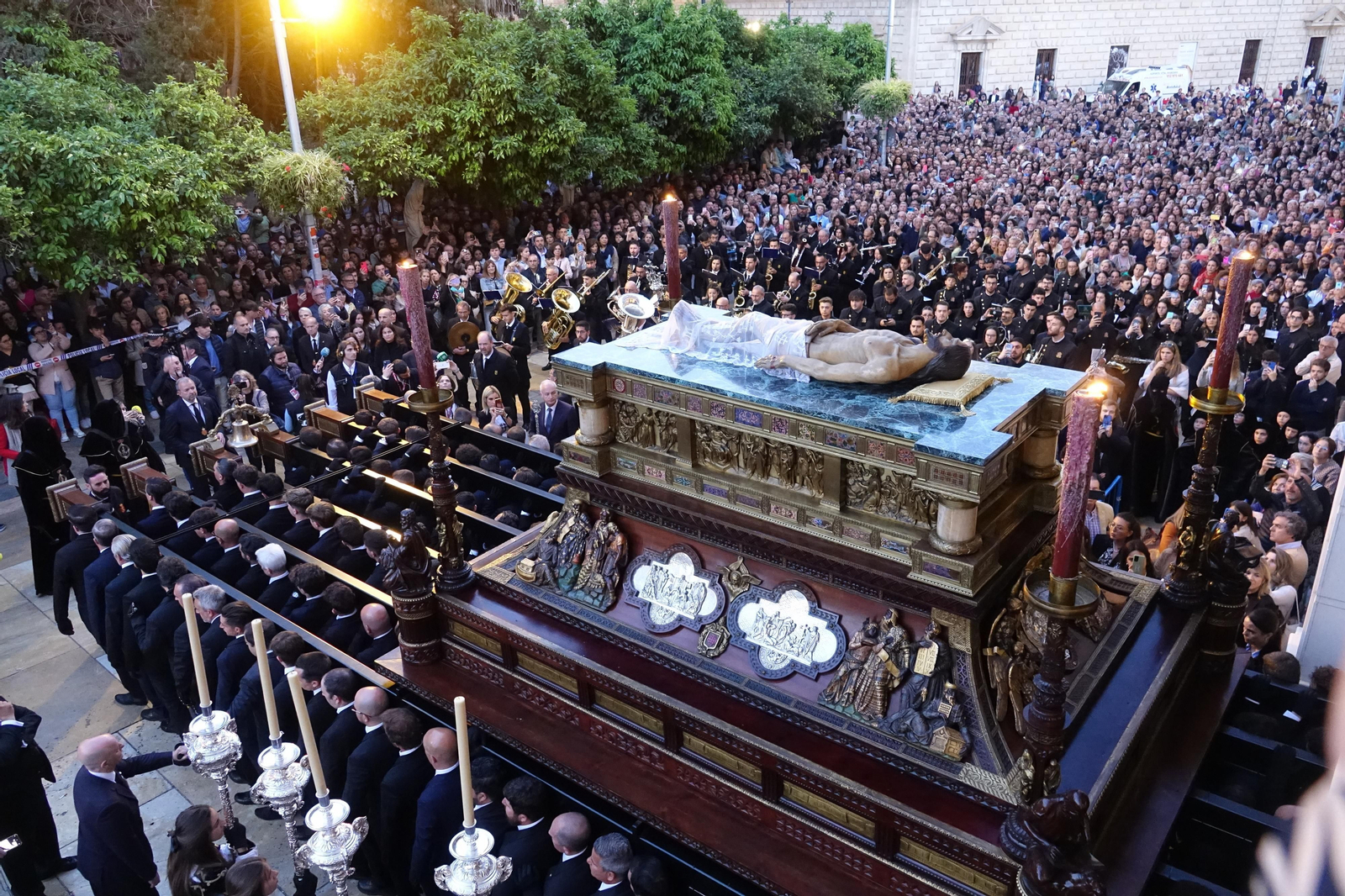 El Sepulcro, en su procesión del Viernes Santo de Málaga