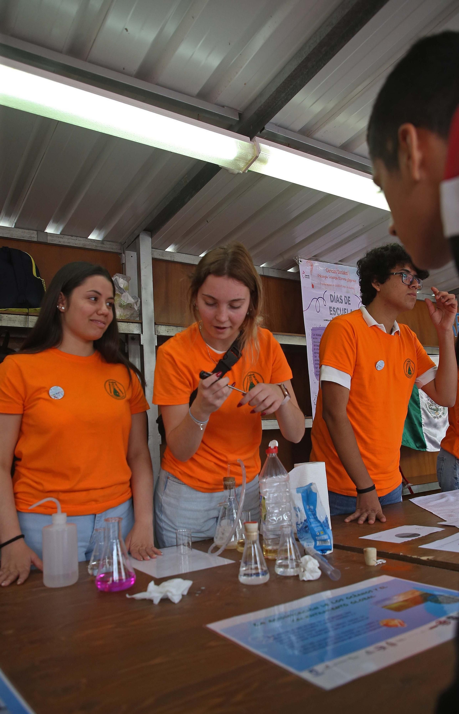 Fotos de la primera jornada de Diverciencia 2023 en Algeciras