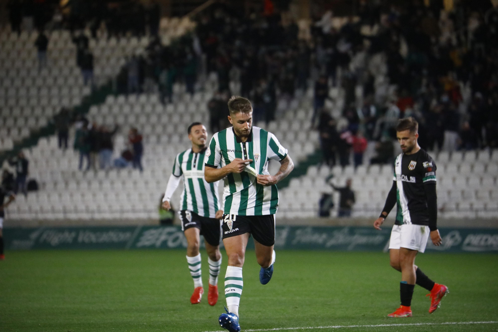La goleada del Córdoba CF al Mérida, en imágenes