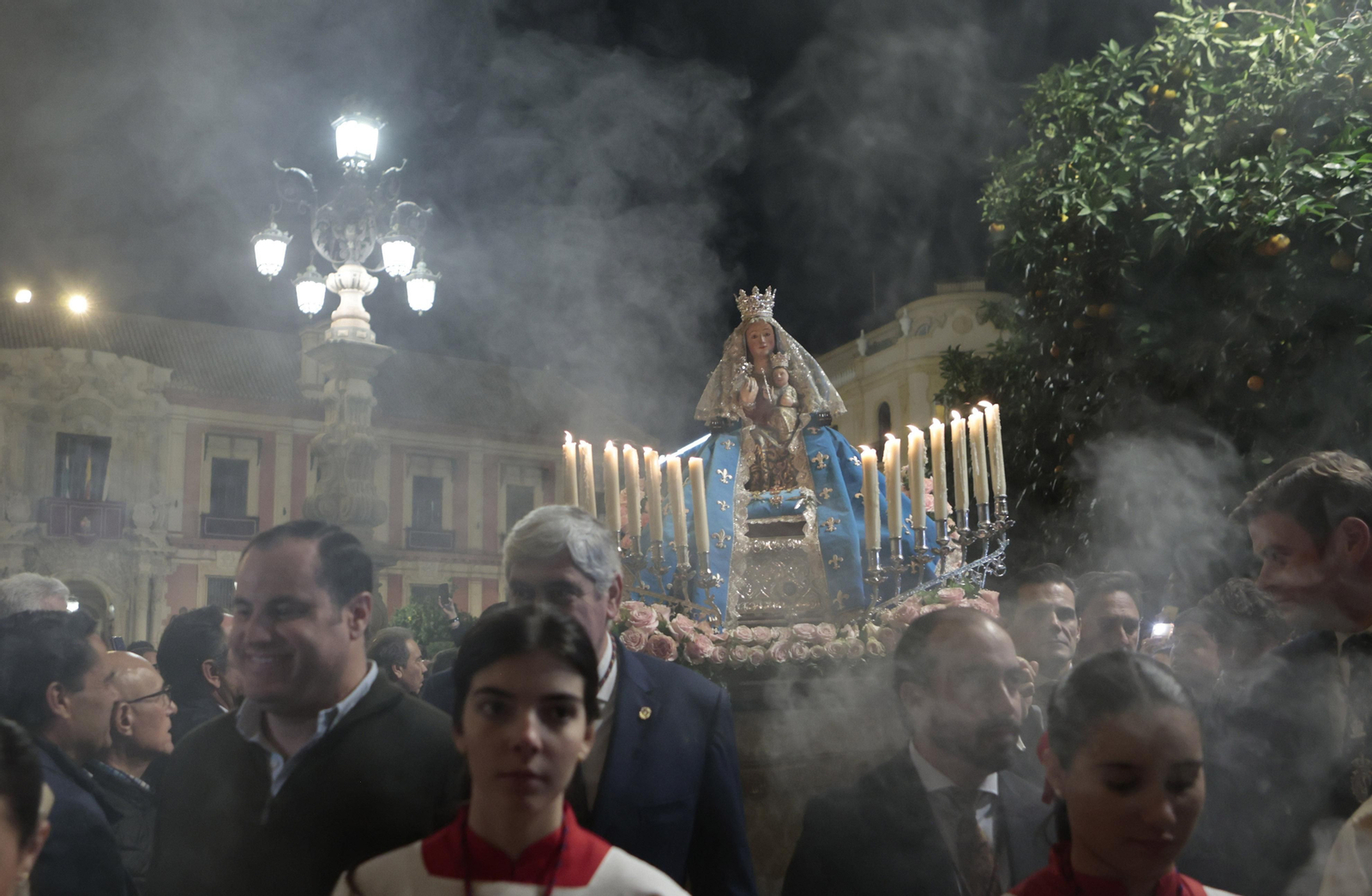 Las imágenes del traslado de la Virgen de Valme a la Catedral