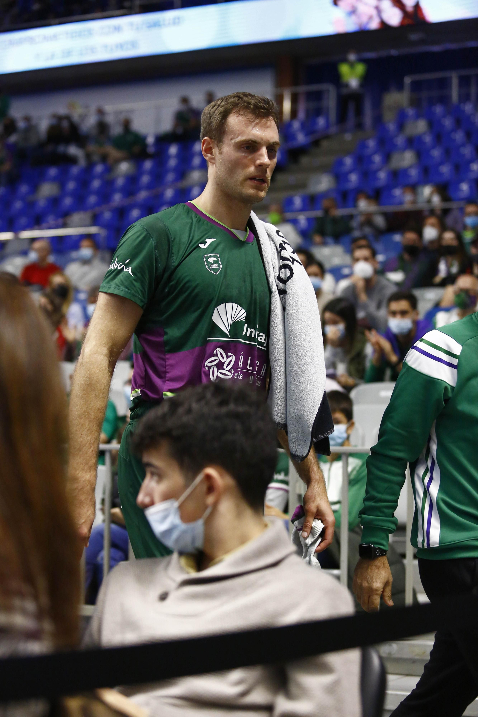 Abromaitis se retira lesionado el domingo.