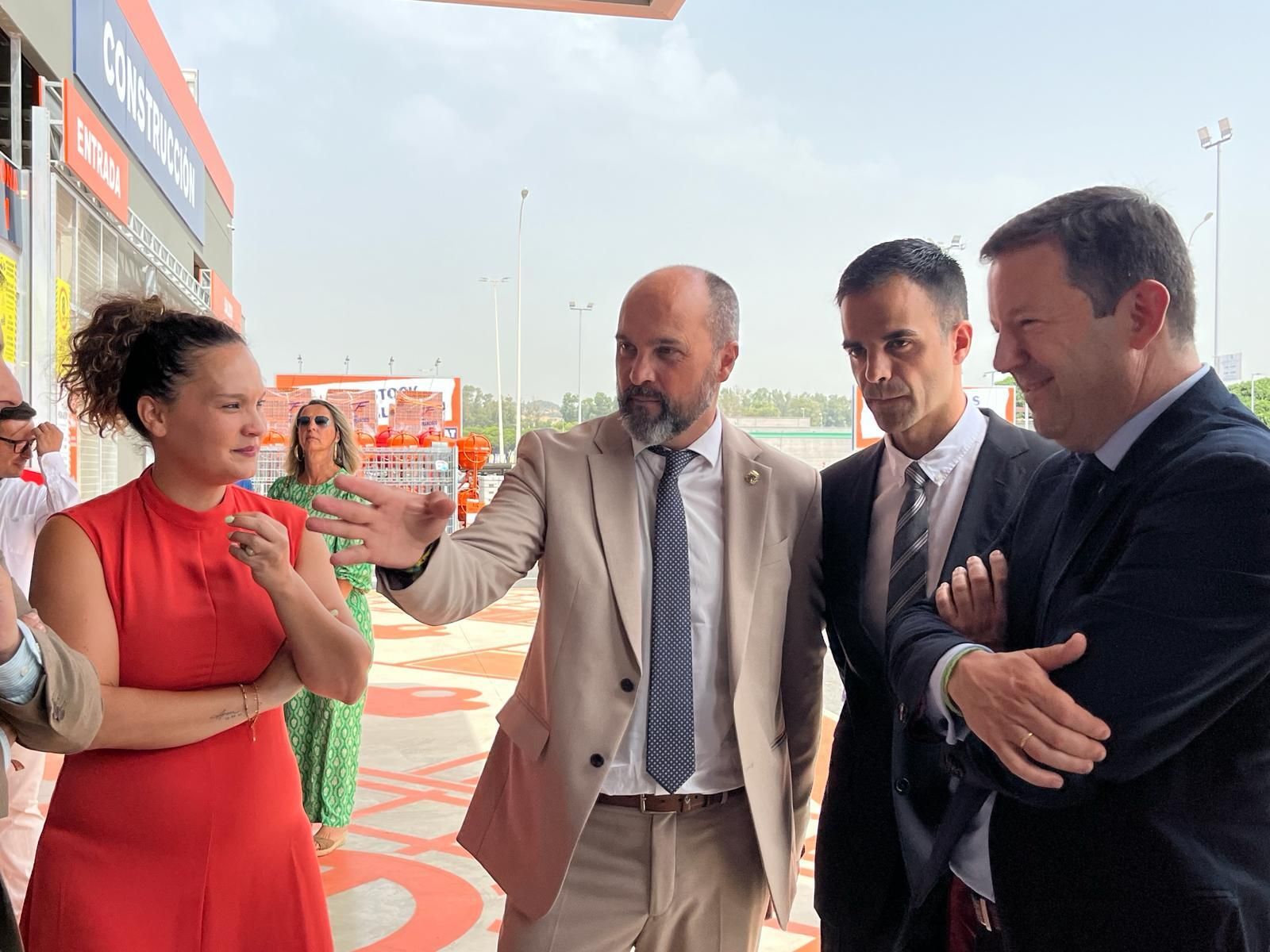 El alcalde de Los Barrios, Miguel Alconchel, en la inauguración de Obramat.