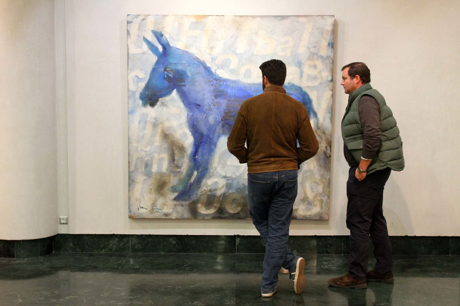 Imágenes de la exposición de Víctor Pulido '(Hilo conductor). 20 años de Clínica Enrile'.