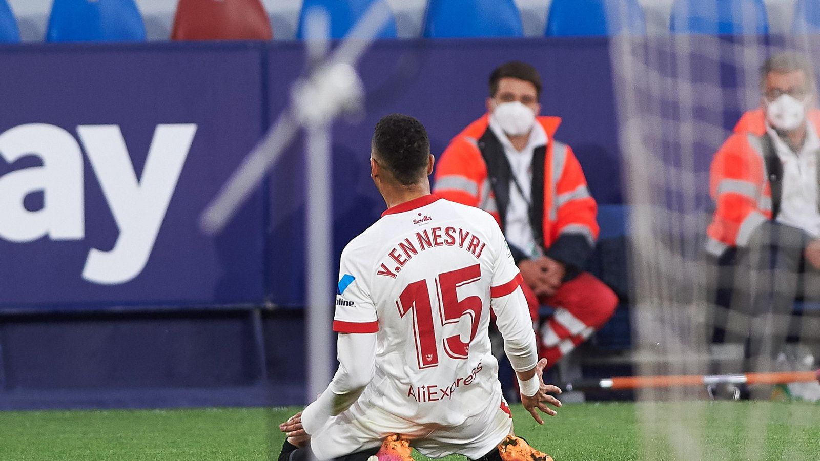En-Nesyri celebra un gol. En-Nesyri celebra un gol.