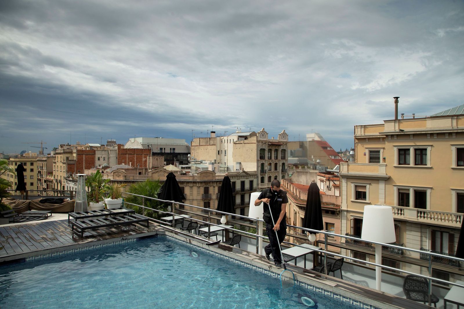 Preparativos para la apertura de zonas comunes en los hoteles.