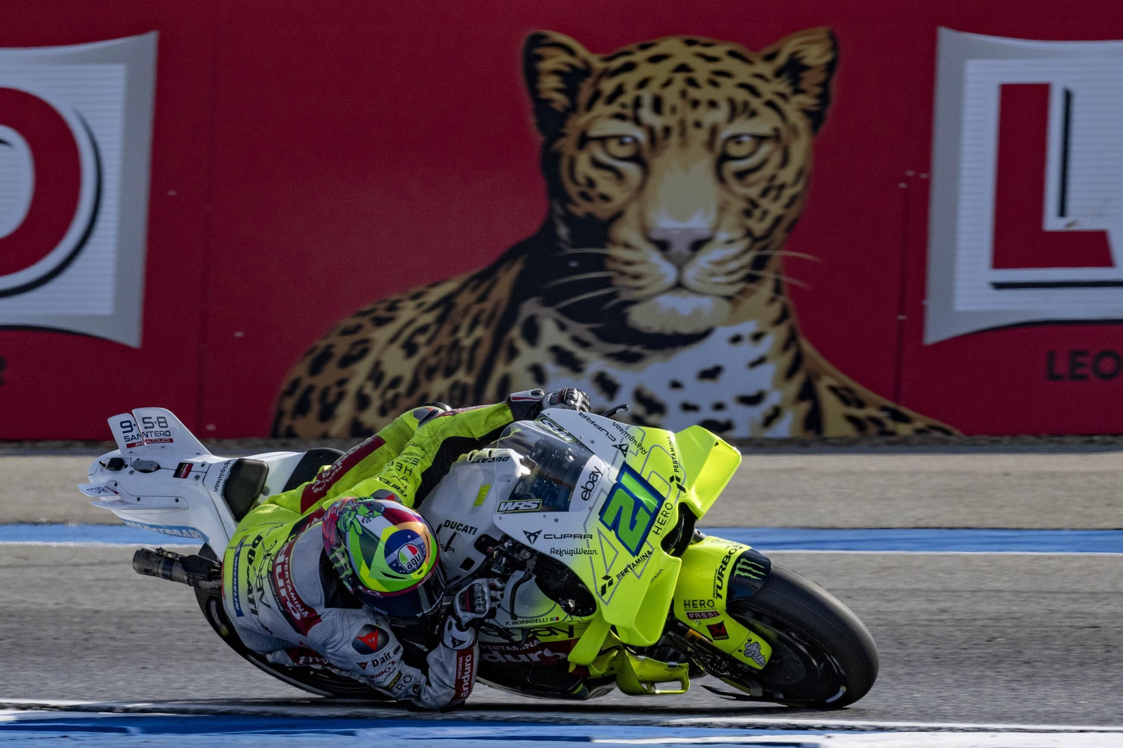 Las fotos del primer triunfo de Marc Márquez en la temporada