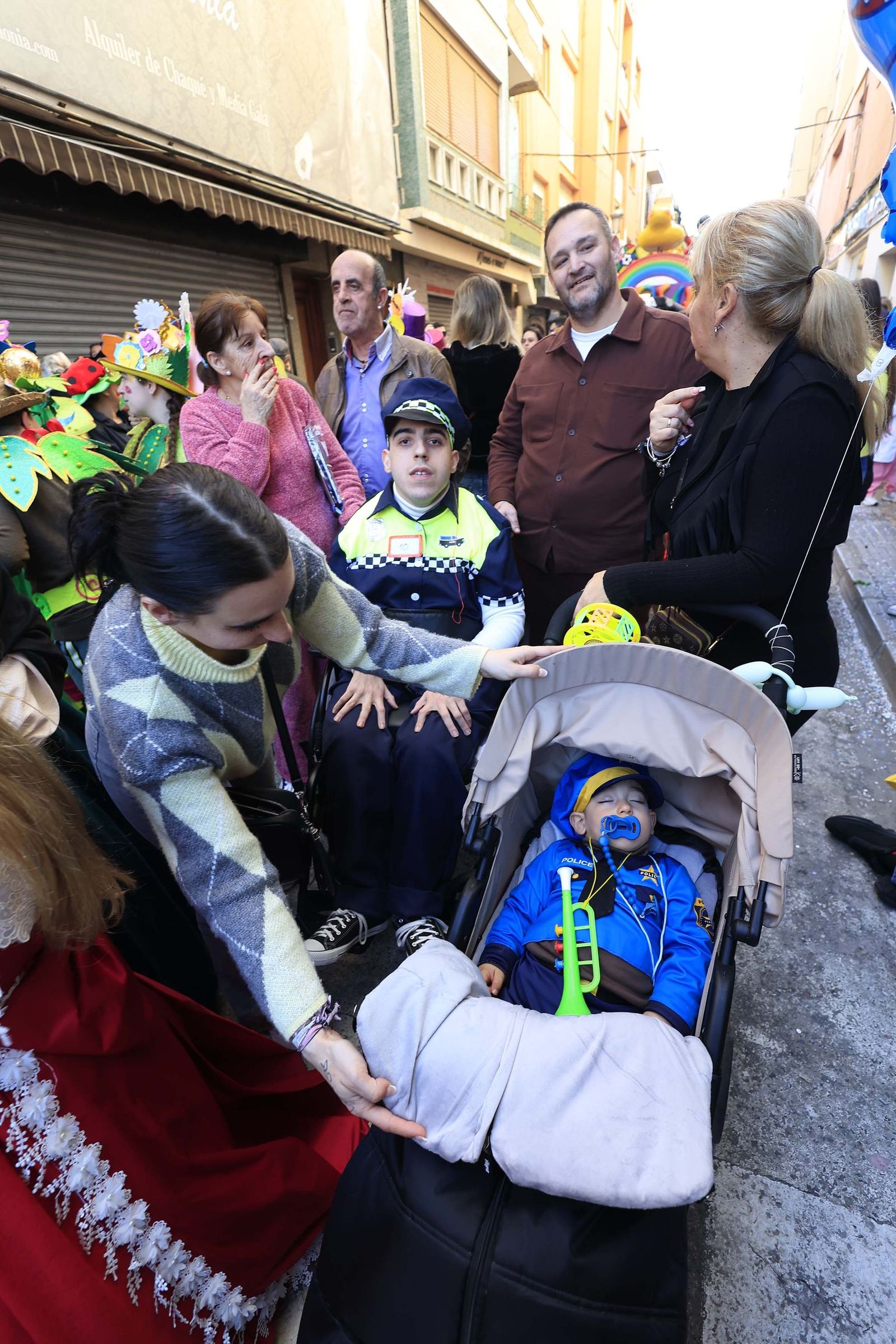 Búscate en las fotos de la cabalgata del Carnaval de La Línea 2026