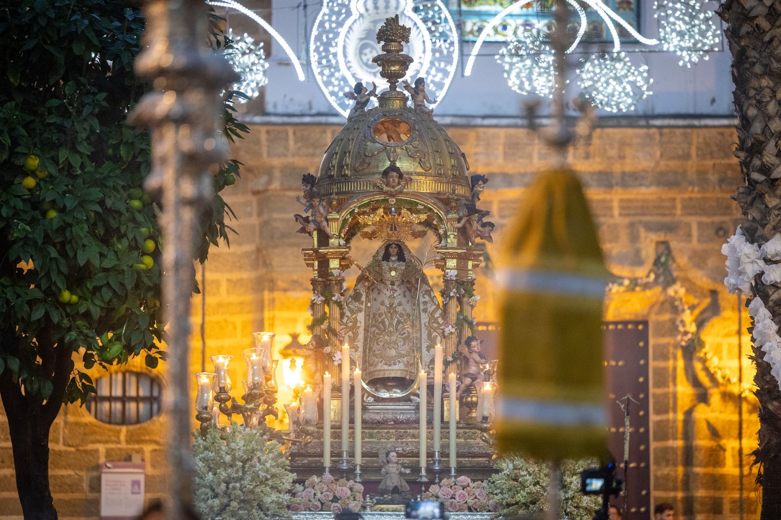 Las imágenes de la procesión de la Virgen de la Palma, en Cádiz