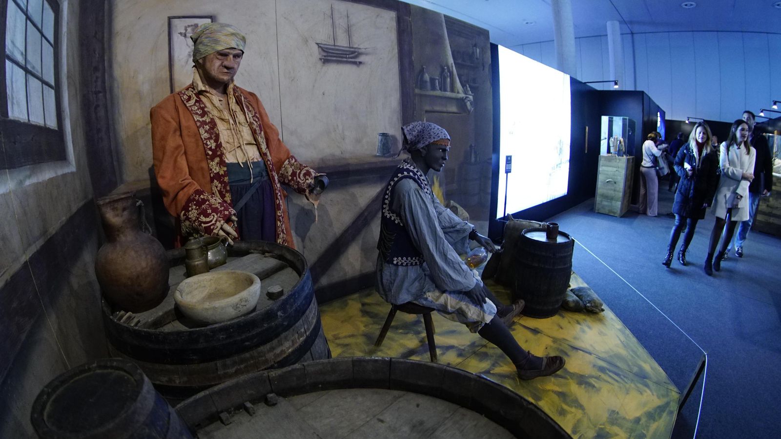 Exposición sobre el mundo pirata en el Pabellón de la Navegación.