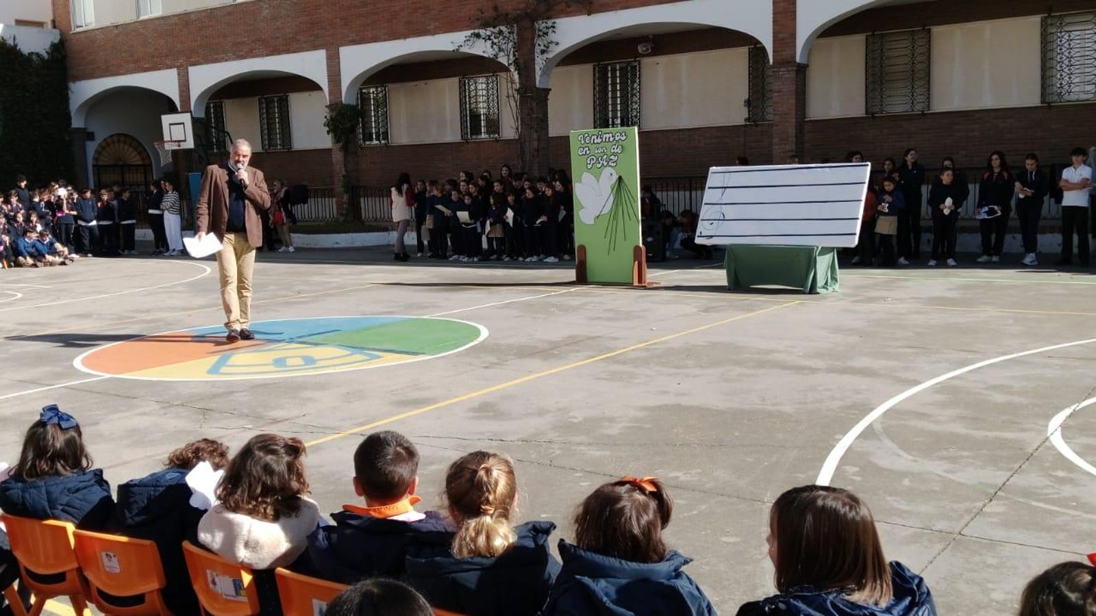 El colegio Divina Pastora celebra el Día de la Paz.