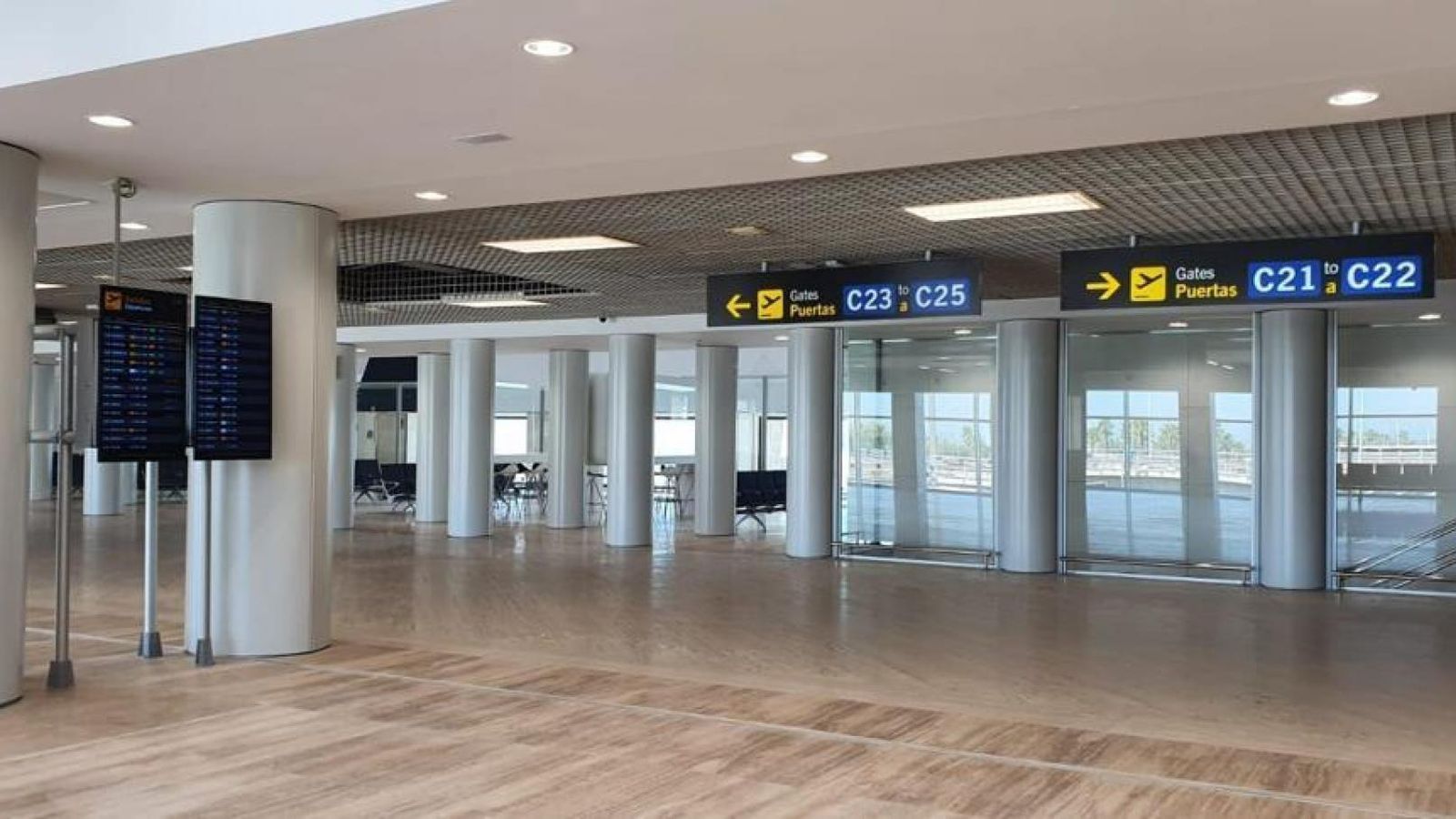 Otra zona de las salidas internacionales  No Schengen del terminal.