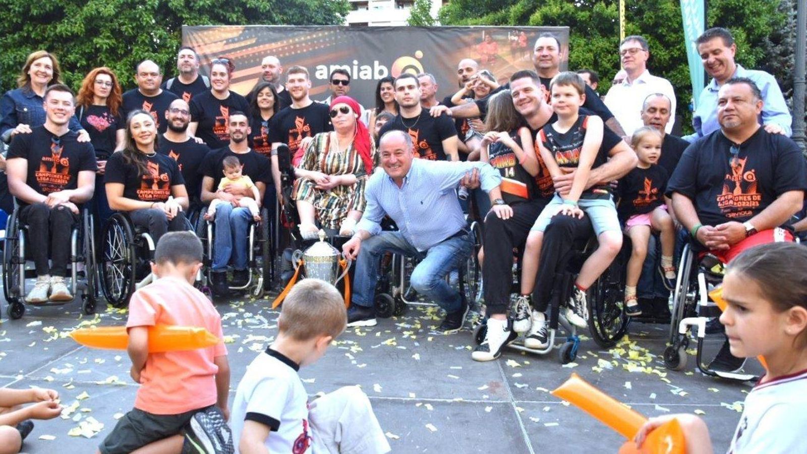 El equipo recibió un bonito homenaje en la Plaza del Altozano de Albacete.