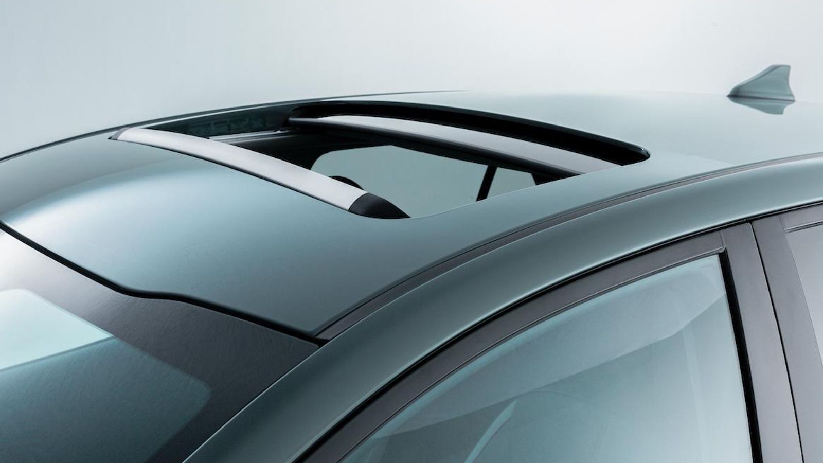 Entre los extras es posible elegir un techo solar practicable.