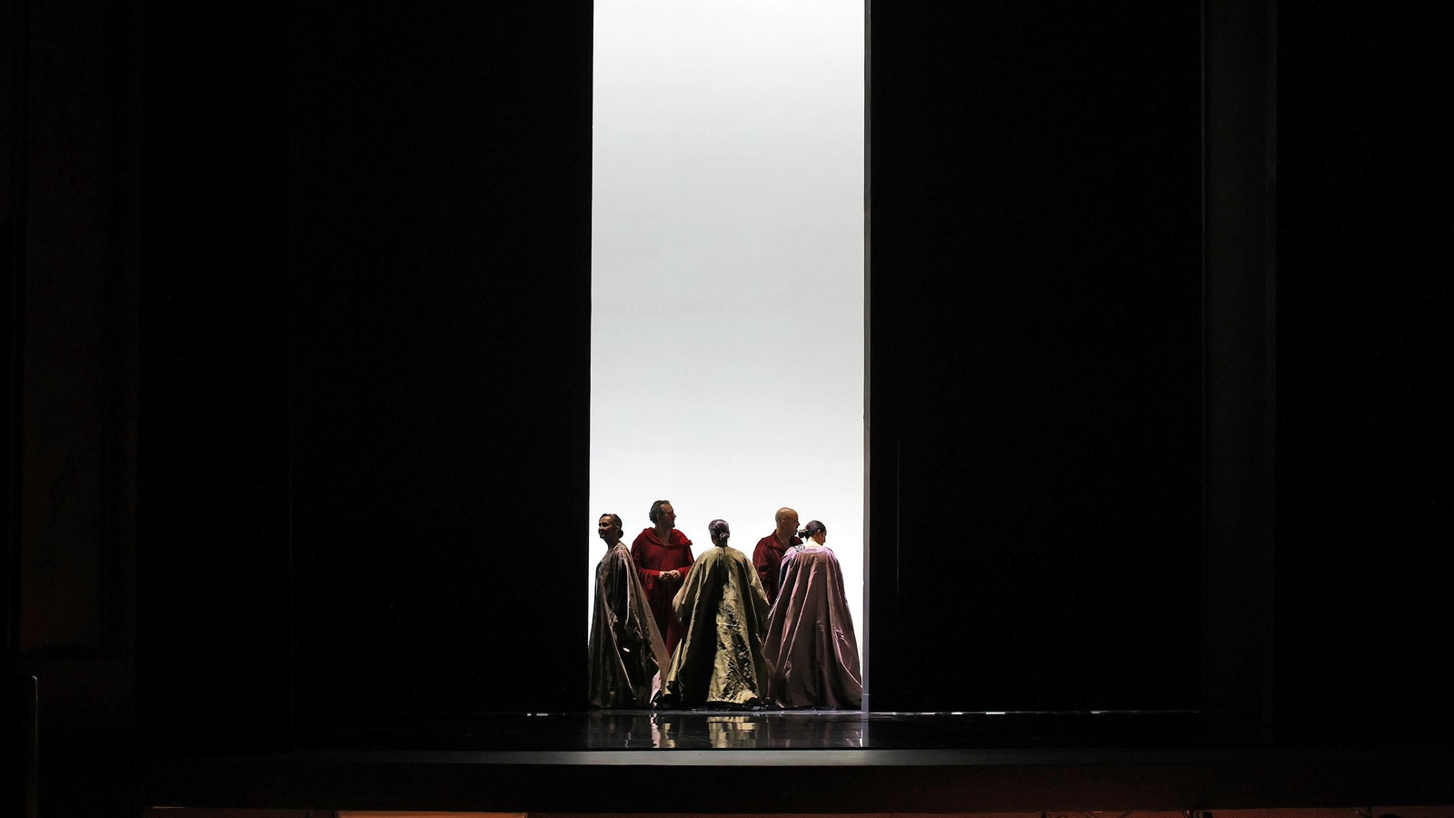 Imágenes de la ópera Macbeth en el Teatro Villamarta de Jerez