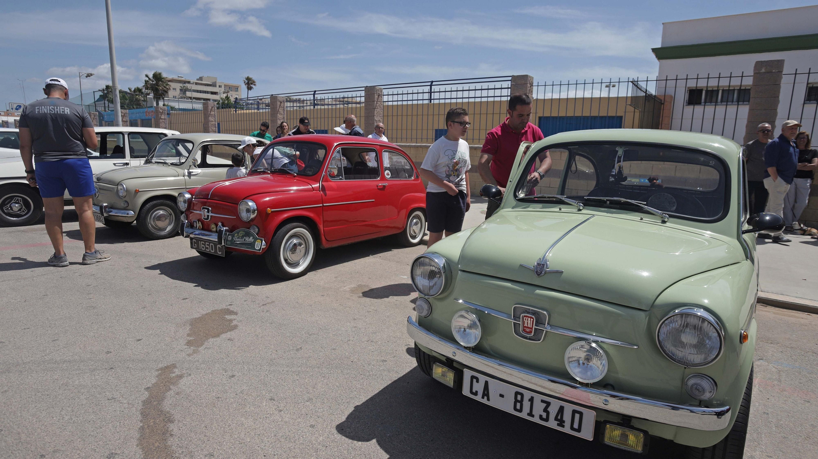 Fotos de la concentración de coches clásicos en La Línea