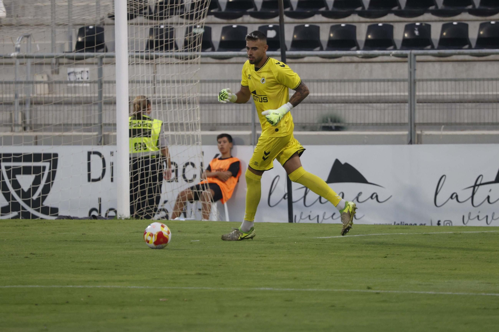 Las imágenes del partido amistoso entre la Balona y el Torremolinos