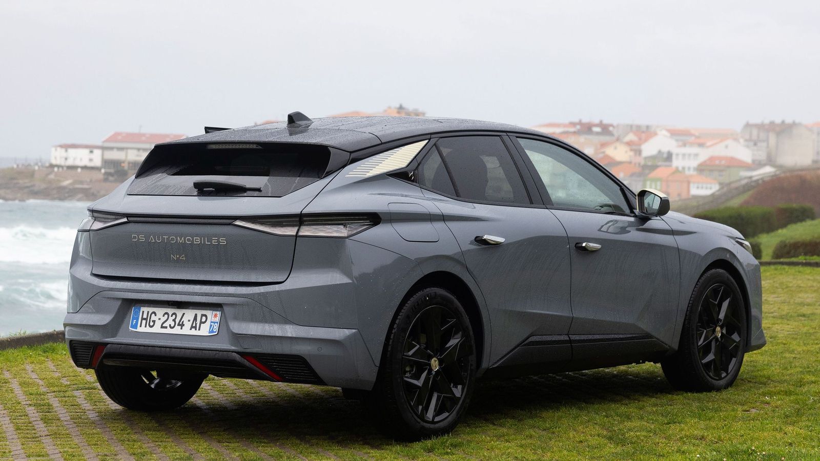 El equipamiento funcional que suman los Performance Line permite a DS ofrecer una ventaja adicional a sus compradores en tanto que no se traslada su coste al precio.