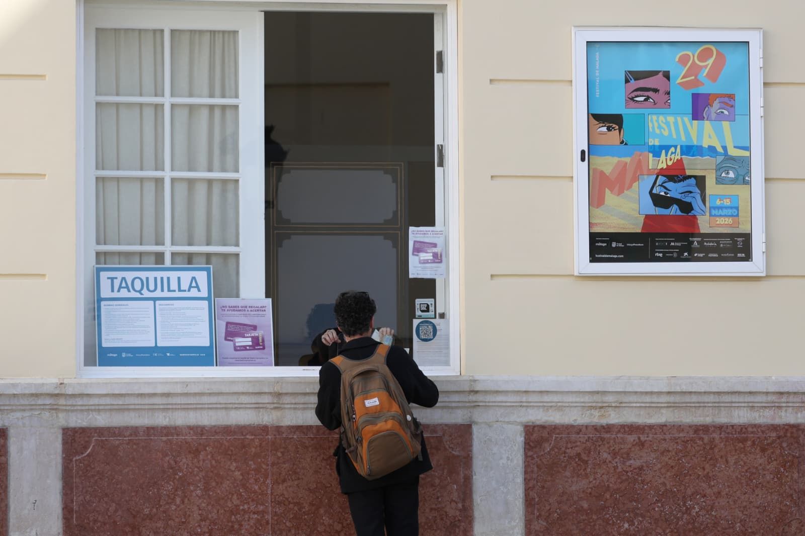 Taquilla del Teatro Cervantes durante el Festival de Málaga.