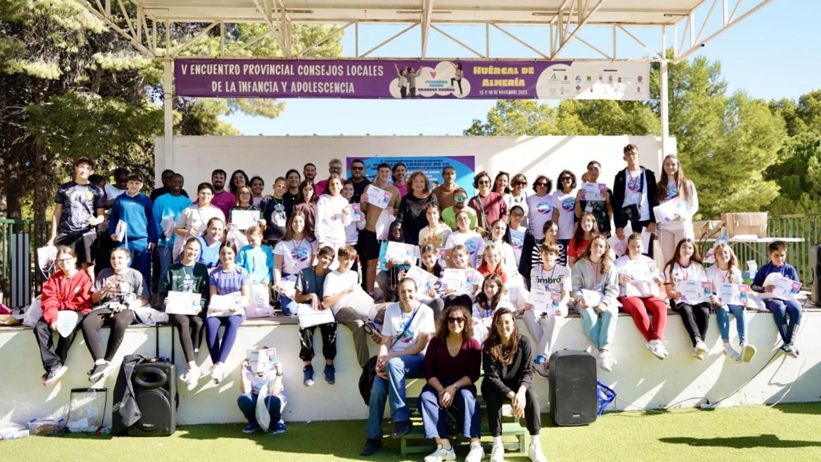 Foto de familia de los participantes en el V Encuentro Provincial.