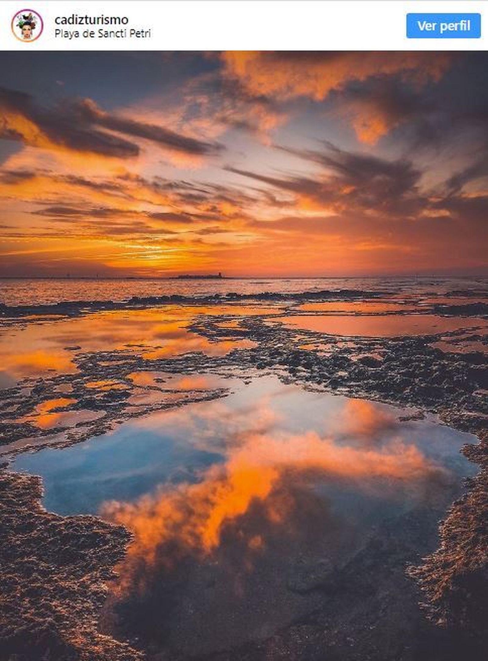 Atardecer en las piscinas naturales de Sancti Petri.
