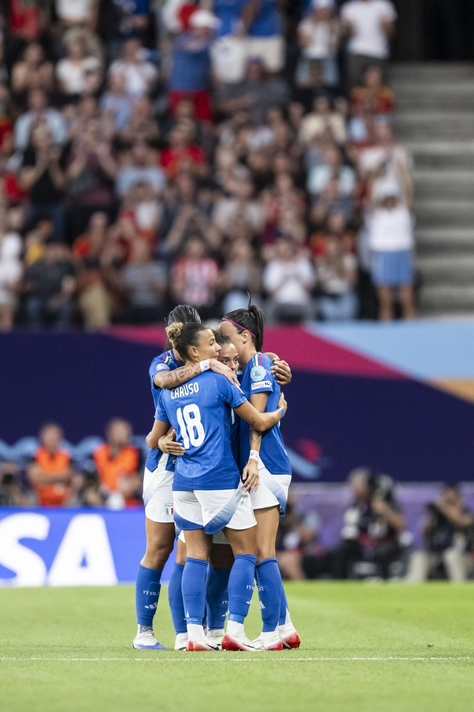 Las fotos del Italia - España de la Eurocopa femenina
