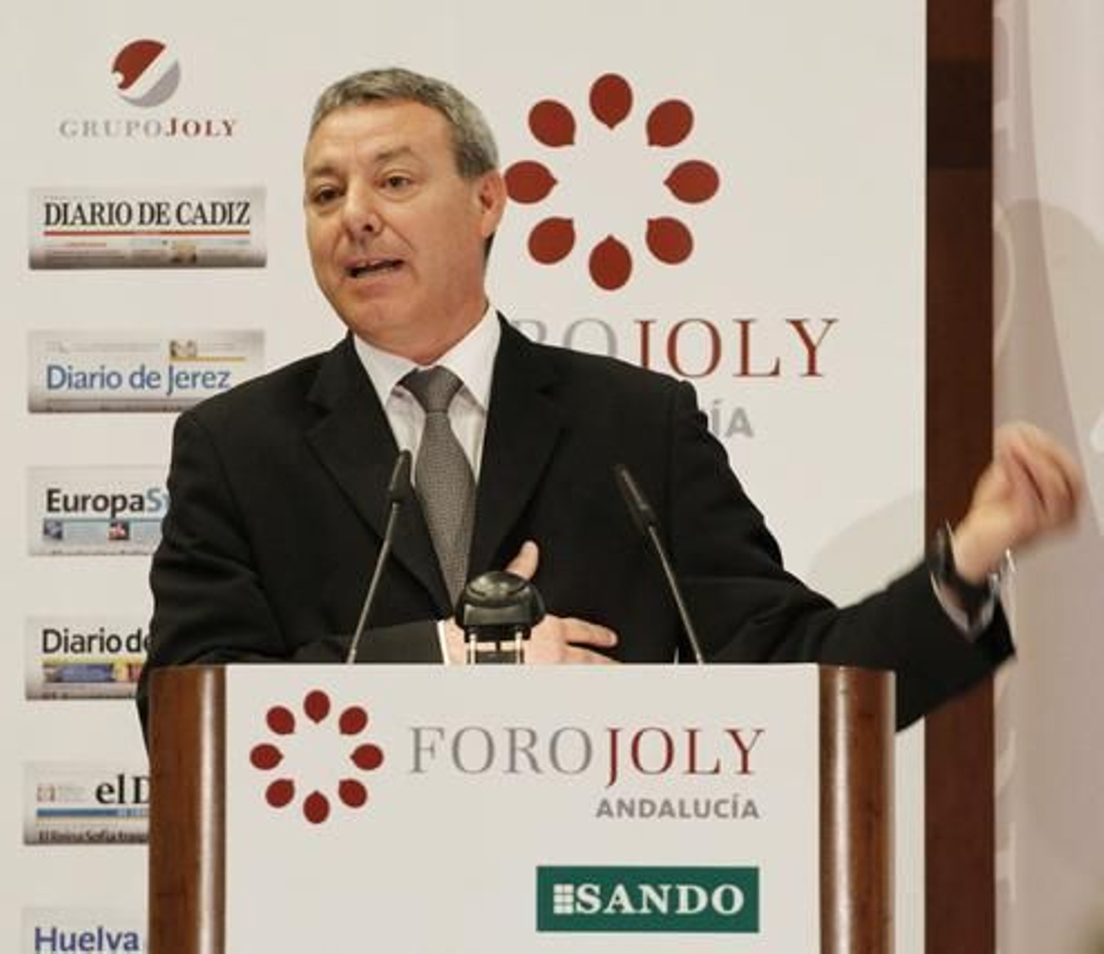 Francisco Álvarez de la Chica, consejero de Educación, en un momento del Foro Joly.

Foto: Juan Carlos V?uez / Victoria Hidalgo