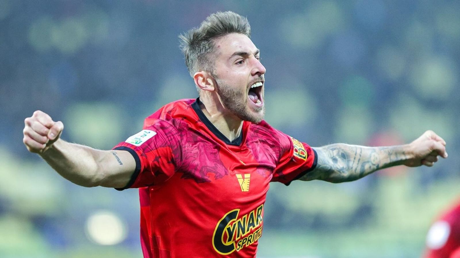 Antonio Casas celebra un gol con el Venezia.