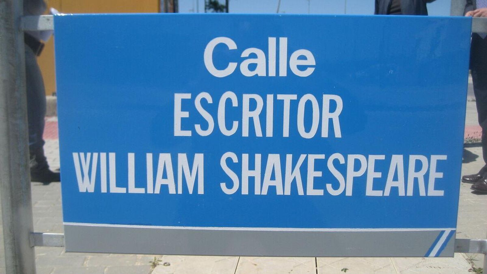 Rótulo de la calle dedicada a Shakespeare en Jerez. Rótulo de la calle dedicada a Shakespeare en Jerez.