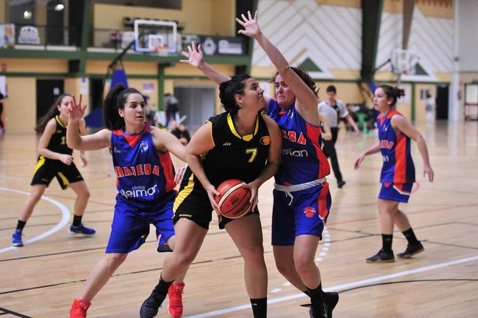 Virginia Pájaro, en un partido con el Candray ante el Chajeba.