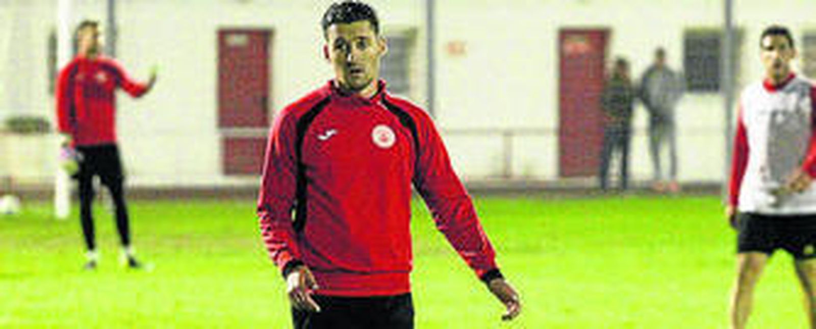 El delantero linense Juan Ayala, en un entrenamiento.