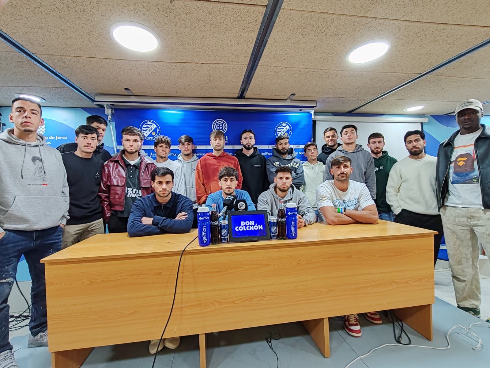 La plantilla del Xerez DFC ha dado explicaciones al mal momento que atraviesa.