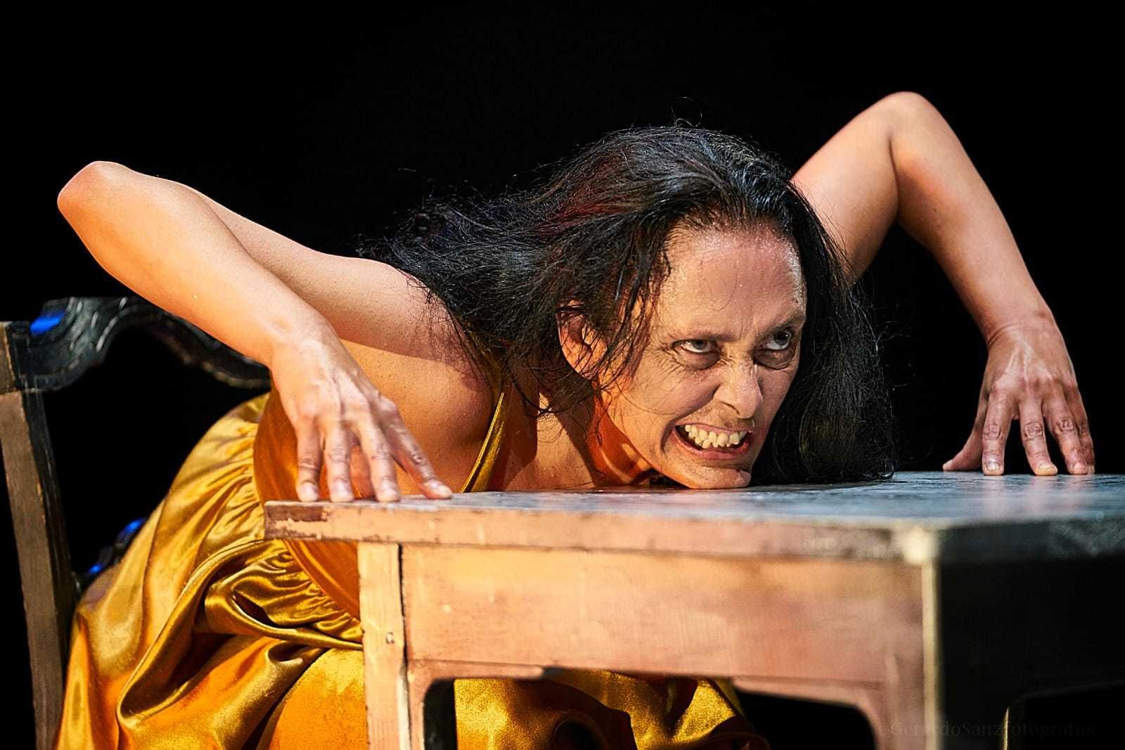 Un momento de la propuesta 'Perra de nadie', de Marta Carrasco, en el FIT.