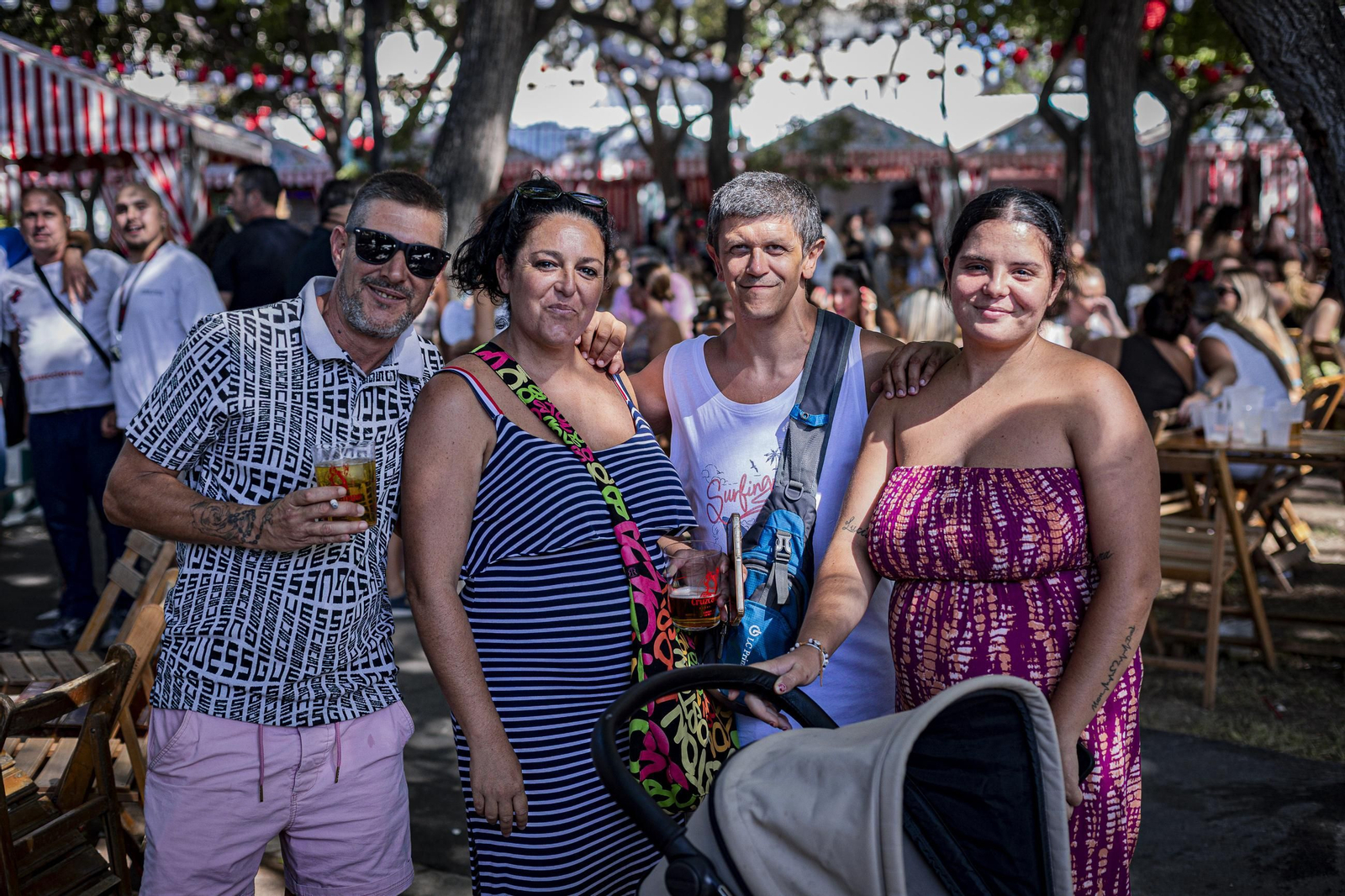 Búscate en las imágenes del Día de la Mujer de la Feria del Carmen y de la Sal de San Fernando