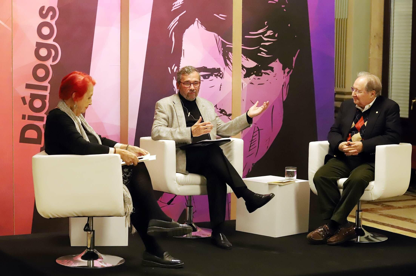Rosa María Calaf, Rafael Terán y Juan Pérez Mercader en la charla de ayer en el Ayuntamiento de Huelva.